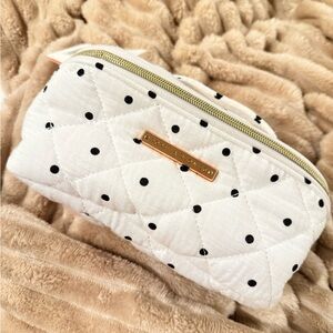 Poppy and Peonies White Quilted Polka Dot open and Glow